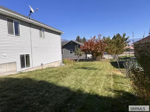Exterior - 712 Monroe St, Salmon, ID 83467 photo 4 of 12