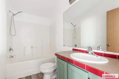 Bath - 789 S 1400 W, Pingree, ID 83262 photo 3 of 4