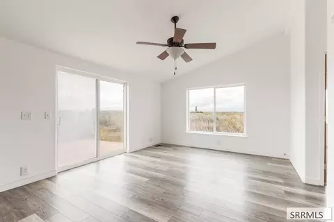 Living - 789 S 1400 W, Pingree, ID 83262 photo 5 of 6