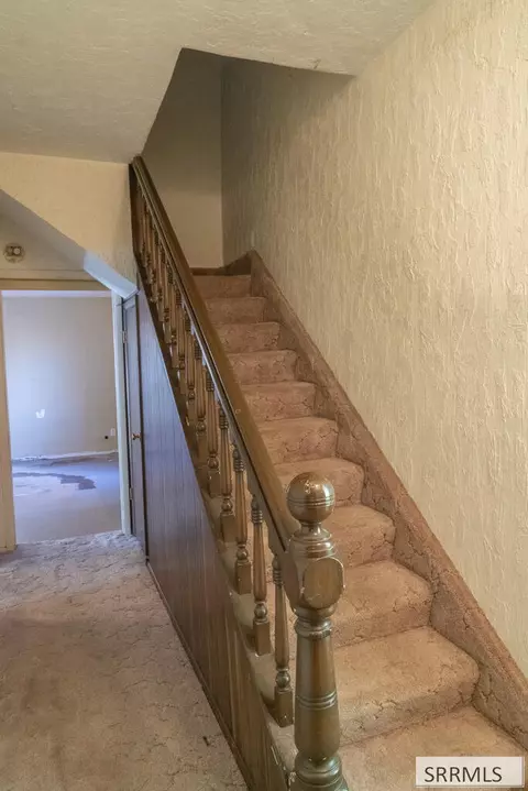 Entry Way - 429 W 2nd S, Rexburg, ID 83440 photo 2 of 2