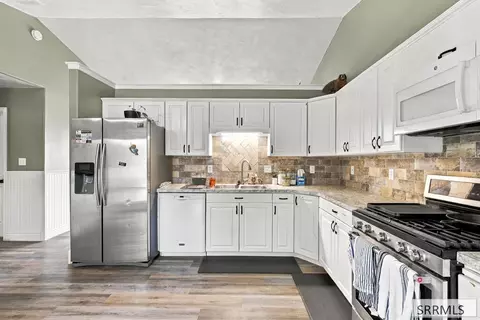 Kitchen - 646 N 3508 E, Menan, ID 83434 photo 2 of 2