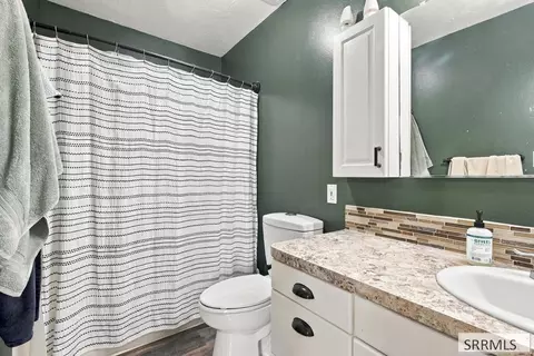 Bath - 646 N 3508 E, Menan, ID 83434 photo 1 of 3
