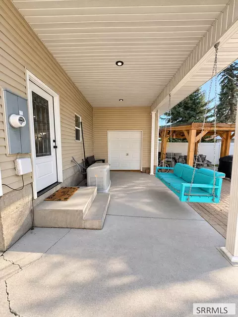 Exterior - 224 E 4th N, Saint Anthony, ID 83445 photo 5 of 5