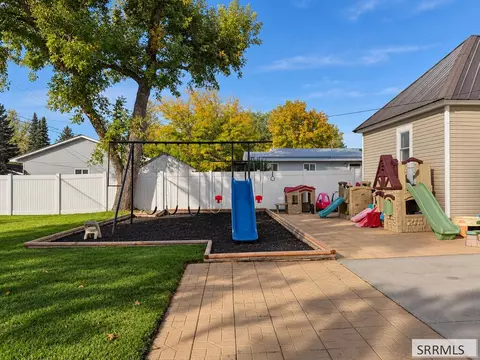 Exterior - 224 E 4th N, Saint Anthony, ID 83445 photo 3 of 5