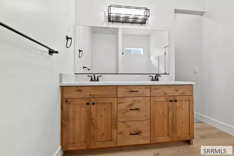 Bath - 3041 Blue Muse Rd, Ammon, ID 83406 photo 1 of 3
