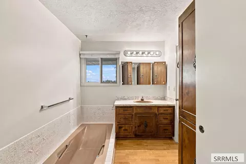 Bath - 167 N 4200 E, Rigby, ID 83442 photo 1 of 6