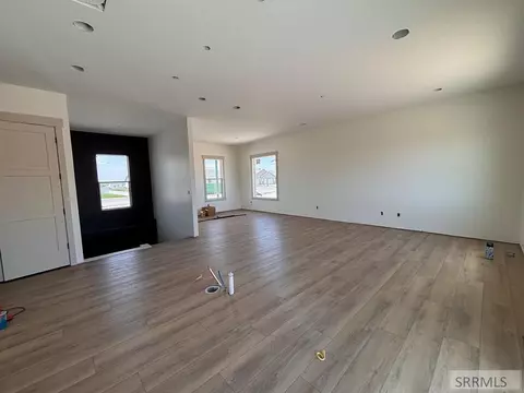 Living - 32 N Currant Ln, Rigby, ID 83442 photo 4 of 5