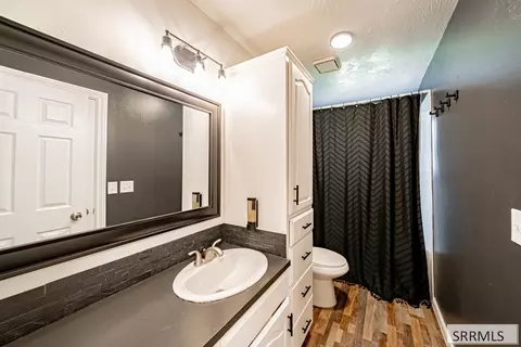 Bath - 601 Casper, Rexburg, ID 83440 photo 1 of 5
