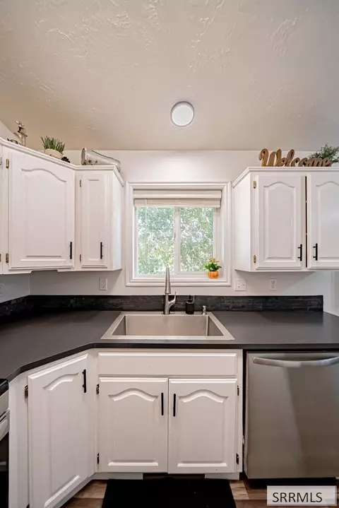 Kitchen - 601 Casper, Rexburg, ID 83440 photo 2 of 7