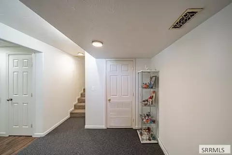Entry Way - 601 Casper, Rexburg, ID 83440 photo 2 of 2