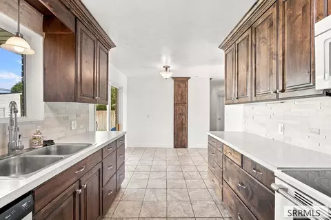 Kitchen - 252 W 3 N, Rigby, ID 83442 photo 4 of 5