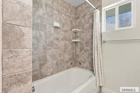 Bath - 252 W 3 N, Rigby, ID 83442 photo 2 of 4