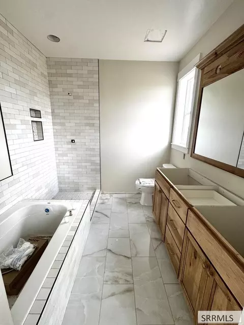Bath - 1580 Twilight Dr, Rexburg, ID 83440 photo 1 of 3