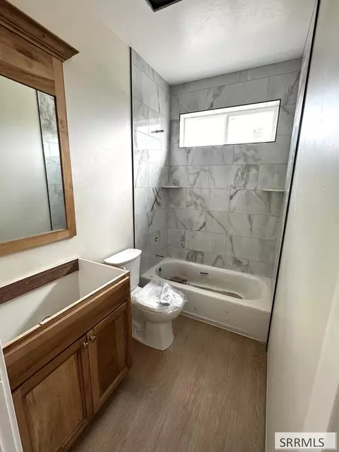 Bath - 1580 Twilight Dr, Rexburg, ID 83440 photo 3 of 3