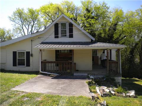 545 Maple St, Pulaski, TN 38478 photo 1
