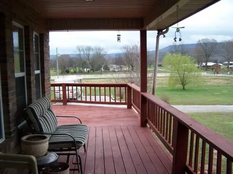 901 Spur Rd, Decherd, TN 37324 photo 5