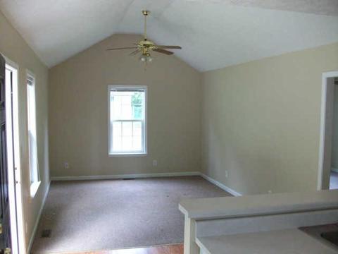 908 E State St, Murfreesboro, TN 37130 photo 8