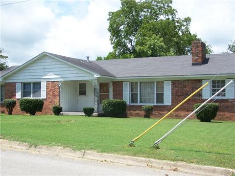 504 S 3rd St, Pulaski, TN 38478 photo 1