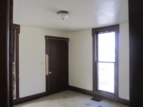 112 N Walnut St, Springfield, TN 37172 photo 3
