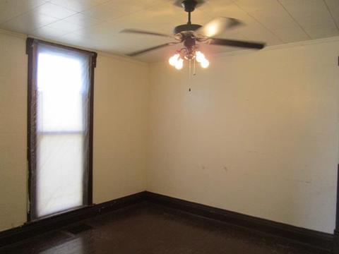 112 N Walnut St, Springfield, TN 37172 photo 4