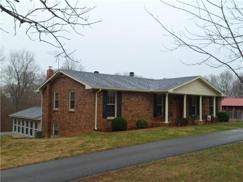 2059 Dade Cir, Dickson, TN 37055 photo 2