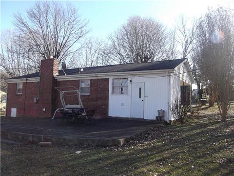 2304 Crescent Dr, Springfield, TN 37172 photo 10