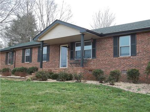 704 3rd Ave W, Springfield, TN 37172 photo 1