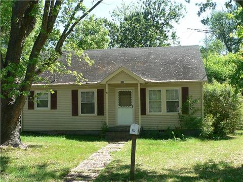 922 Leaf Ave, Murfreesboro, TN 37130 photo 2