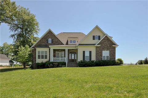 111 Hillside Dr, Dickson, TN 37055 photo 1