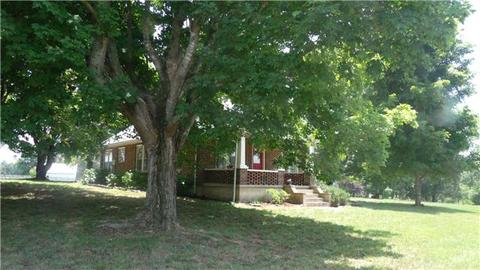 810 W Maple St, Morrison, TN 37357 photo 2
