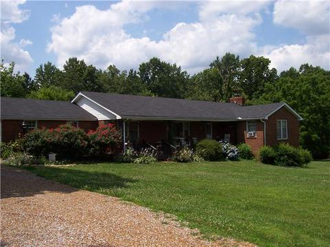470 Hickory Corner Rd, Bethpage, TN 37022 photo 1