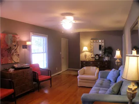 302 Mary Sharp Dr, Decherd, TN 37324 photo 2