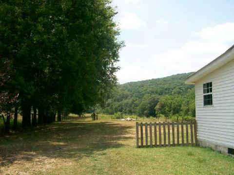 1894 Chestnut Grove Rd, Morrison, TN 37357 photo 3