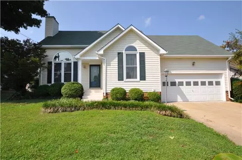 2128 Single Tree Dr, Clarksville, TN 37040