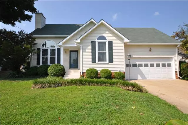  2128 Single Tree Dr, Clarksville, TN 37040 photo 1