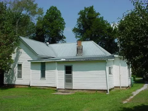 530 Spring St, Decherd, TN 37324 photo 3