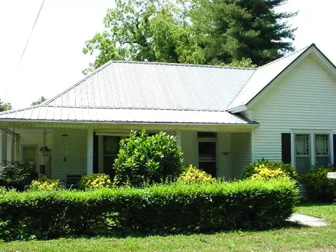 530 Spring St, Decherd, TN 37324 photo 2