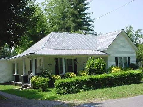 530 Spring St, Decherd, TN 37324 photo 1