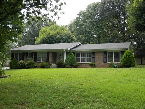1024 Highland Dr, Dickson, TN 37055 photo 1