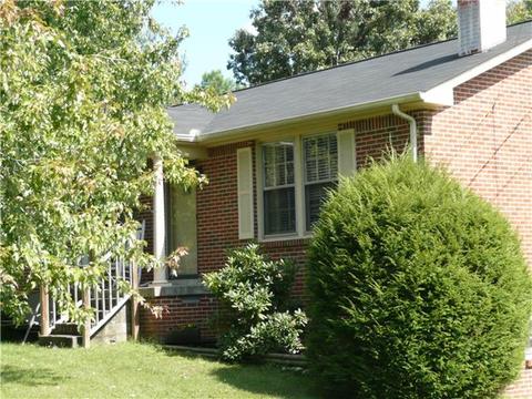 103 E Circle Dr, Burns, TN 37029 photo 1