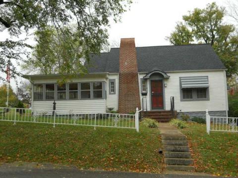 412 Murrell St, Dickson, TN 37055 photo 1