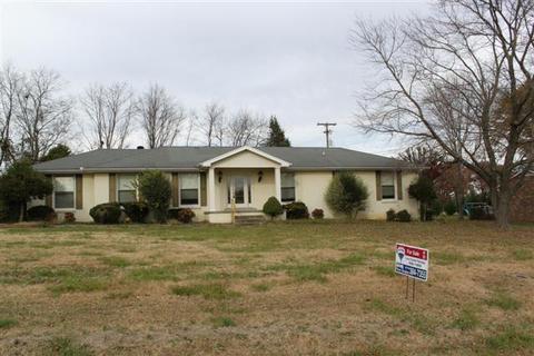 111 Sam Davis Dr, Springfield, TN 37172 photo 2