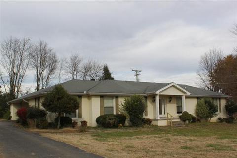 111 Sam Davis Dr, Springfield, TN 37172 photo 1
