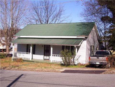 302 E Madison St, Pulaski, TN 38478 photo 3