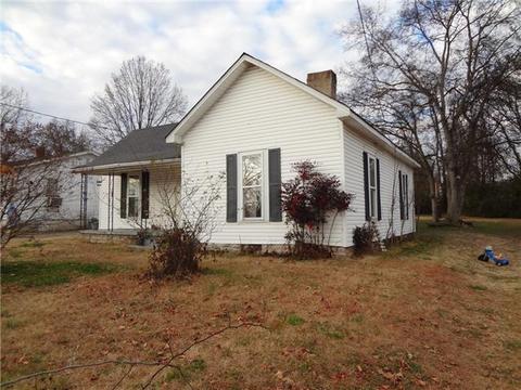708 E Madison St, Pulaski, TN 38478 photo 2