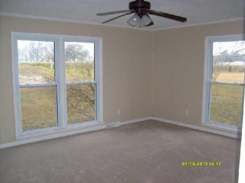 226 Busby Rd, Loretto, TN 38469 photo 2