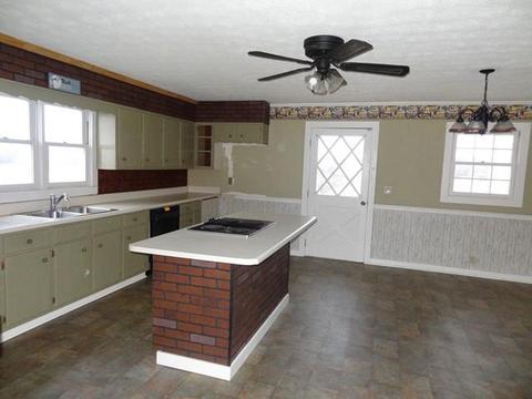 333 Marcrom Rd, Morrison, TN 37357 photo 9