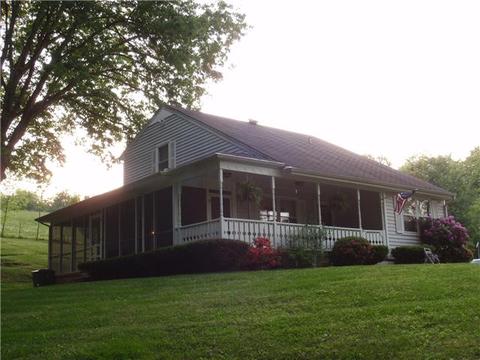 656 Grays Bend Rd, Centerville, TN 37033 photo 1