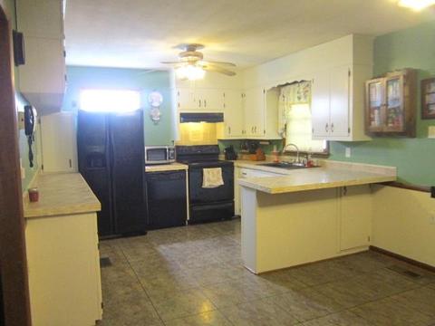 207 Smith Cir, Loretto, TN 38469 photo 5