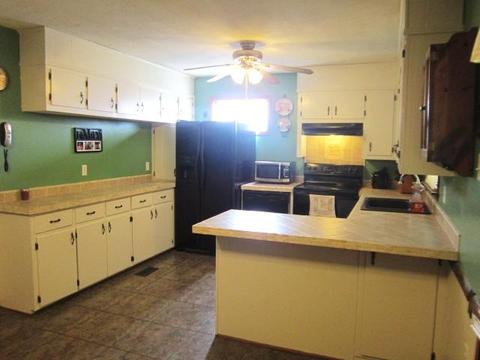 207 Smith Cir, Loretto, TN 38469 photo 4